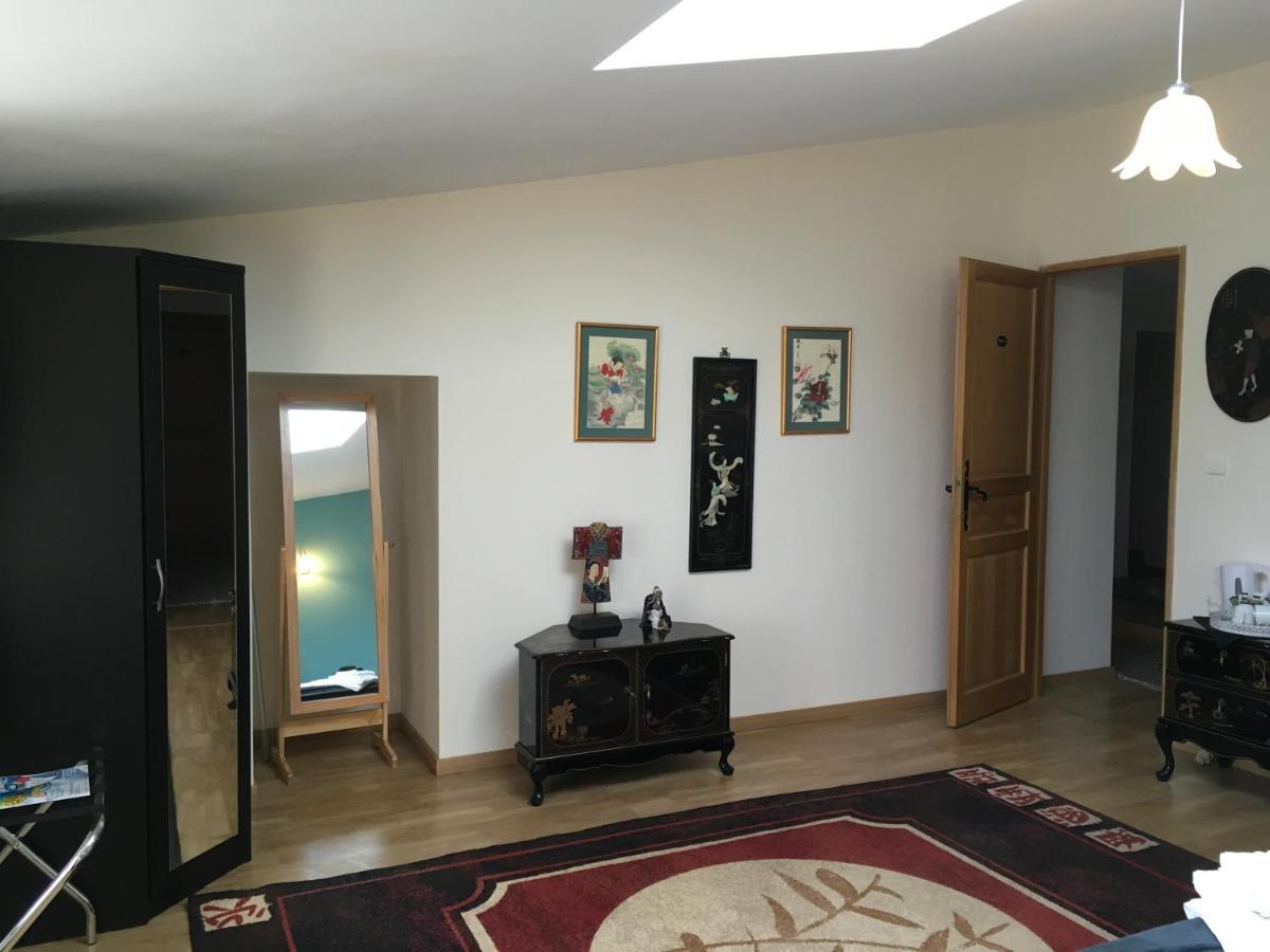 La Maison D'olives Alojamento de Acomodação e Pequeno-almoço Nouic